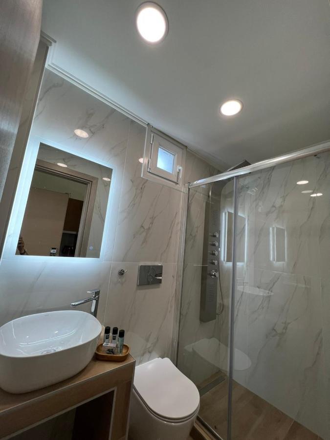 Wide Blue Luxury Boutique Suites Neos Marmaras Eksteriør billede