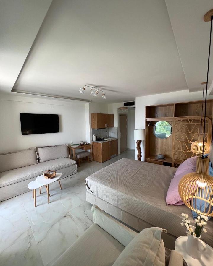 Wide Blue Luxury Boutique Suites Neos Marmaras Eksteriør billede
