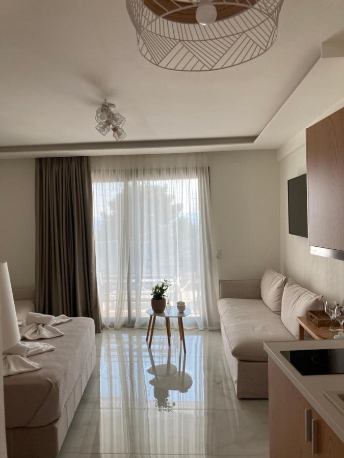 Wide Blue Luxury Boutique Suites Neos Marmaras Eksteriør billede