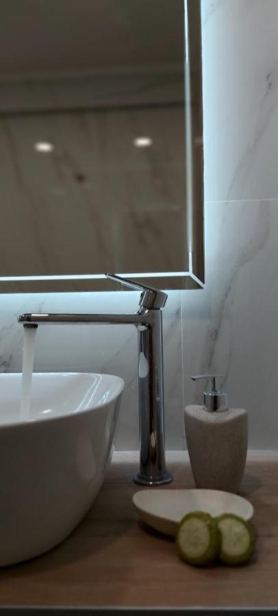Wide Blue Luxury Boutique Suites Neos Marmaras Eksteriør billede