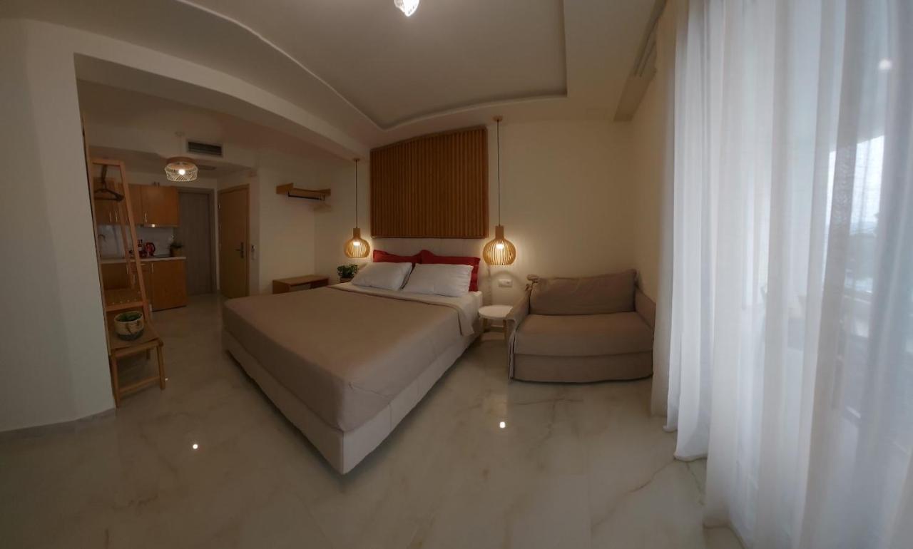 Wide Blue Luxury Boutique Suites Neos Marmaras Eksteriør billede