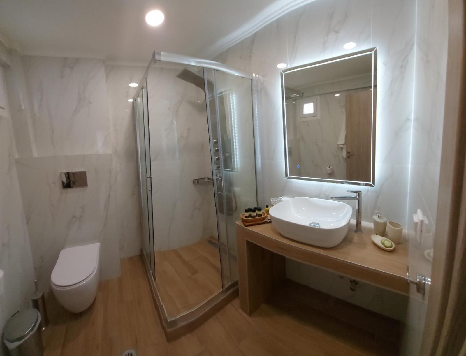 Wide Blue Luxury Boutique Suites Neos Marmaras Eksteriør billede